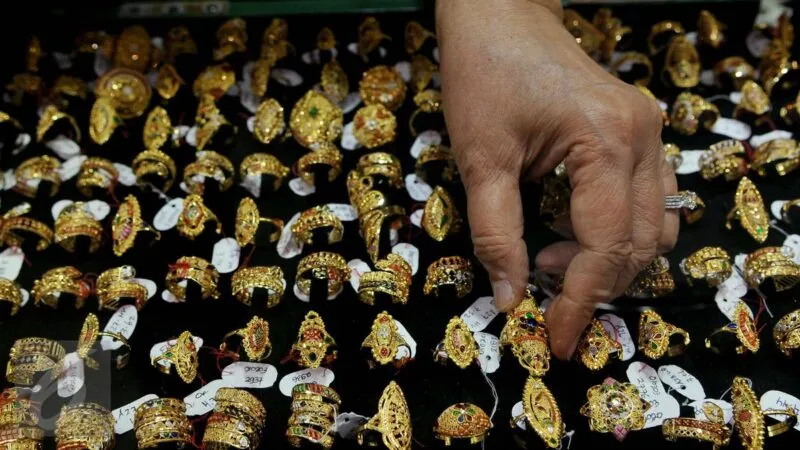 Harga Emas Antam Hari Ini Lebih Murah Rp 15.000, Cek Rincian di Sini