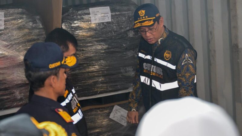 Importir Sengaja Parkir Kontainer di Pelabuhan, Siap