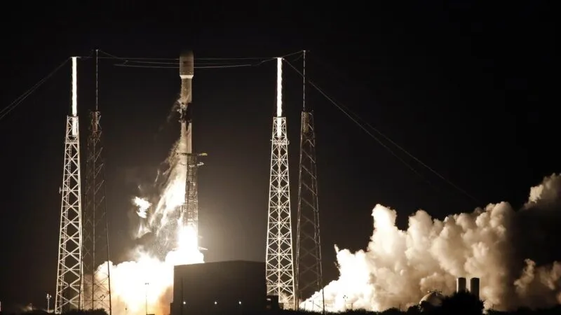 Investor China dan Hong Kong Tak Bisa Ikut IPO SpaceX?