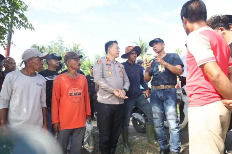 ‎Kapolda Aceh Serahkan Bantuan 10 Sumur Bor untuk Petani Pidie  ‎