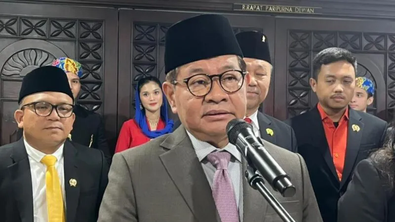 Kelakar Pramono Anung Soal Rute Transjabodetabek, Ada dari Singapura ke Blok M
