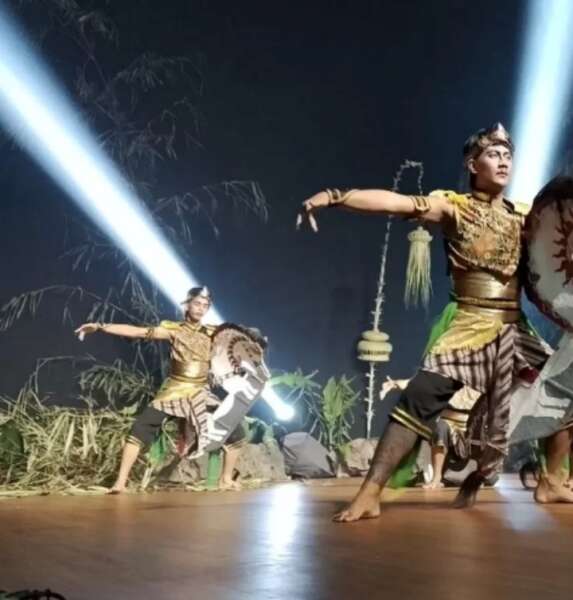 Mengenal Ebeg Banyumas,  Warisan Budaya yang Masih Bertahan