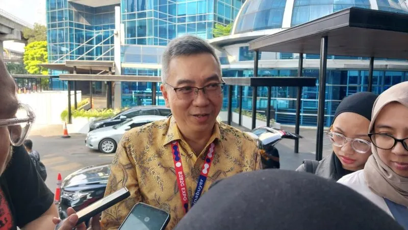 Rupiah Melemah, Harga Baju hingga Sepatu Siap