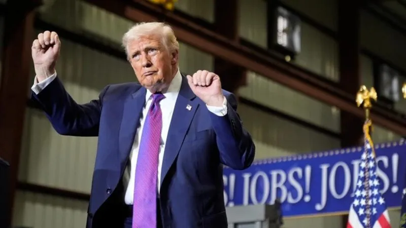 Trump Minta Konser HUT ke